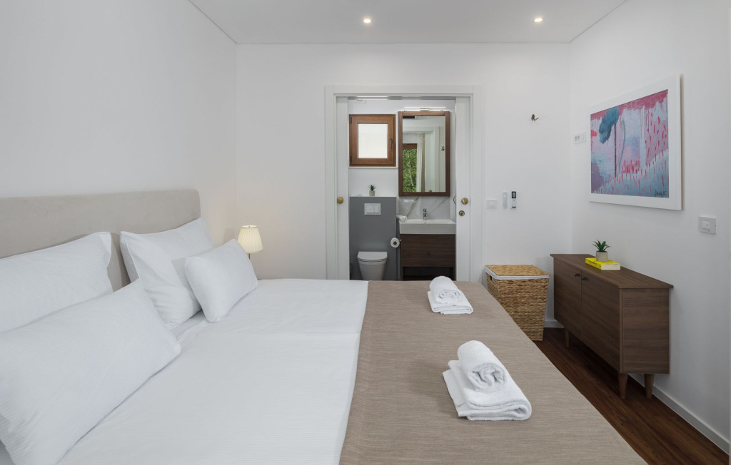 Luxury Bay Villa Porto Bus Bedroom