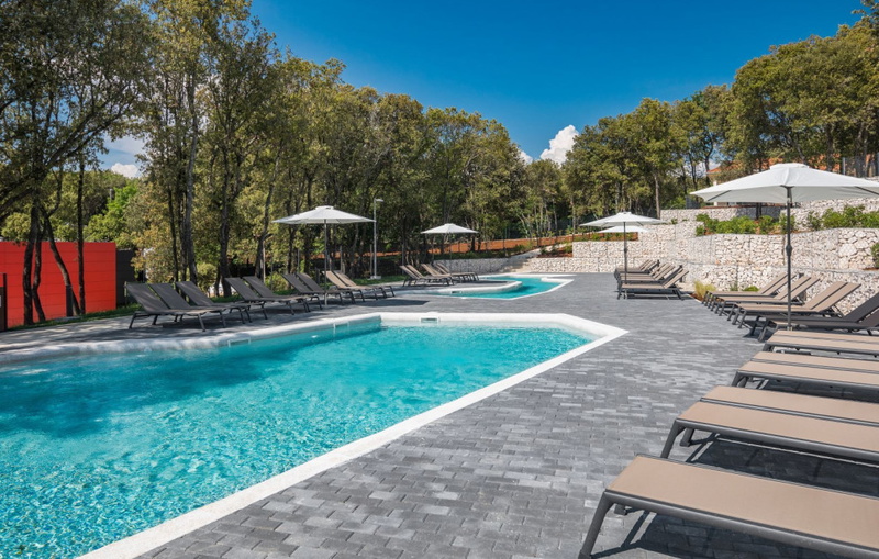 Luxury Bay Villa Porto Bus