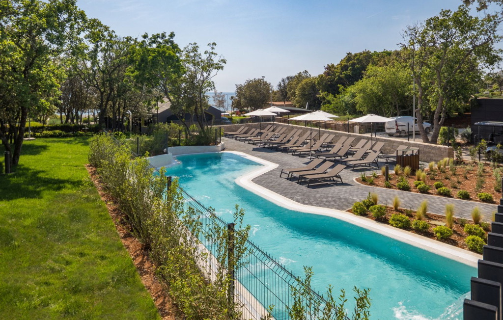 Luxury Bay Villa Porto Bus Garden and property exterior