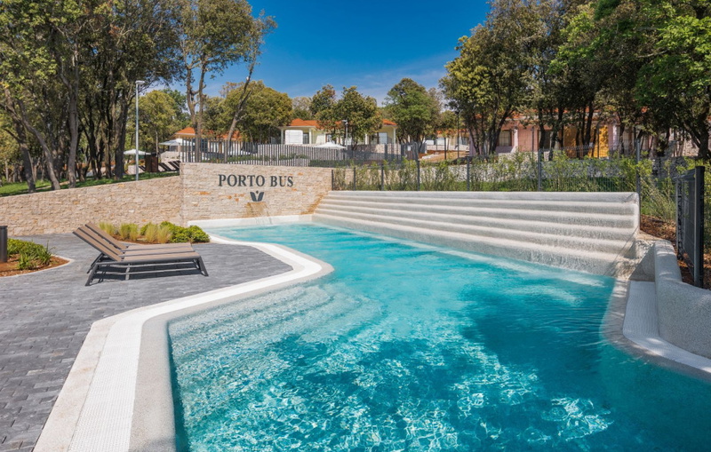 Luxury Bay Villa Porto Bus Garden and property exterior