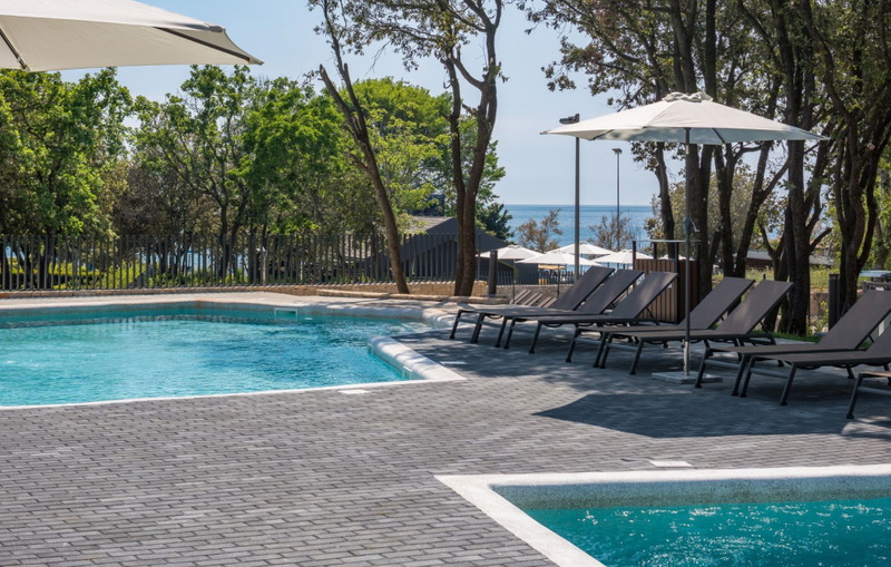 Luxury Bay Villa Porto Bus Garden and property exterior