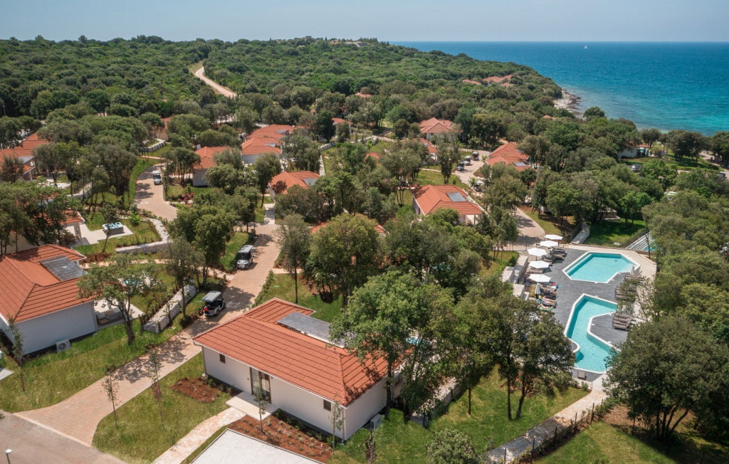 Luxury Bay Villa Porto Bus Garden and property exterior