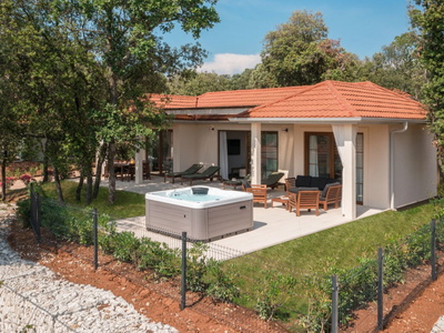 Luxury Bay Villa Porto Bus Garden and property exterior