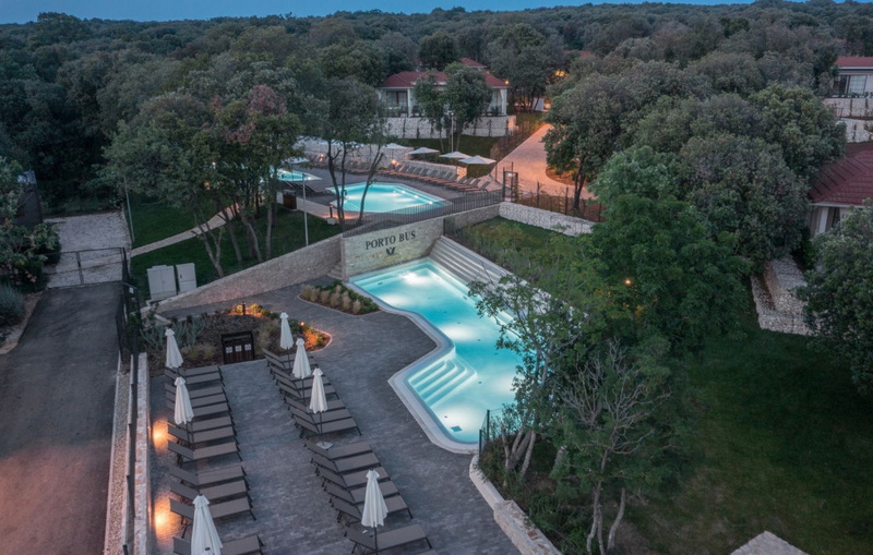 Luxury Bay Villa Porto Bus Garden and property exterior