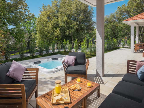 Luxury Bay Villa Porto Bus