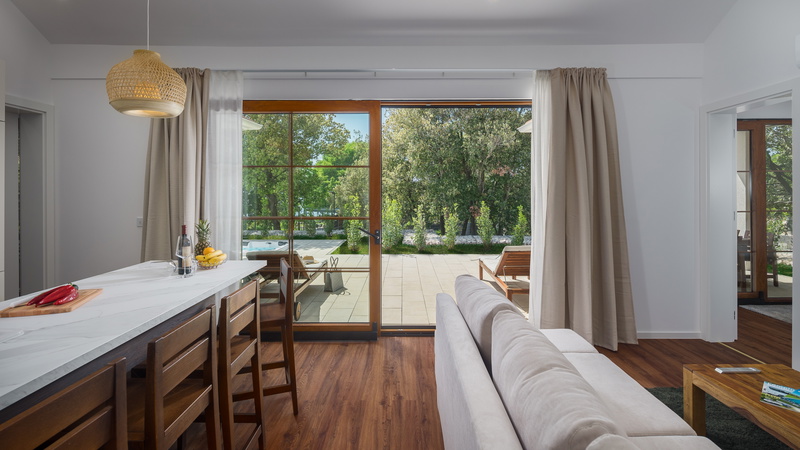 Luxury Bay Villa Porto Bus