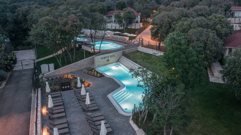 Luxury Bay Villa Porto Bus