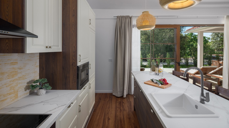 Luxury Bay Villa Porto Bus