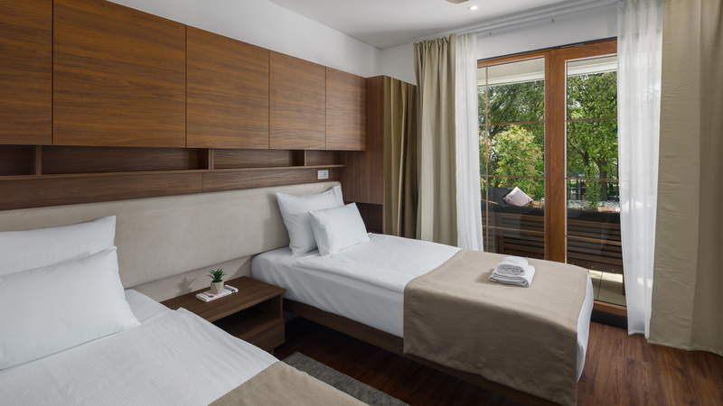 Luxury Bay Villa Porto Bus