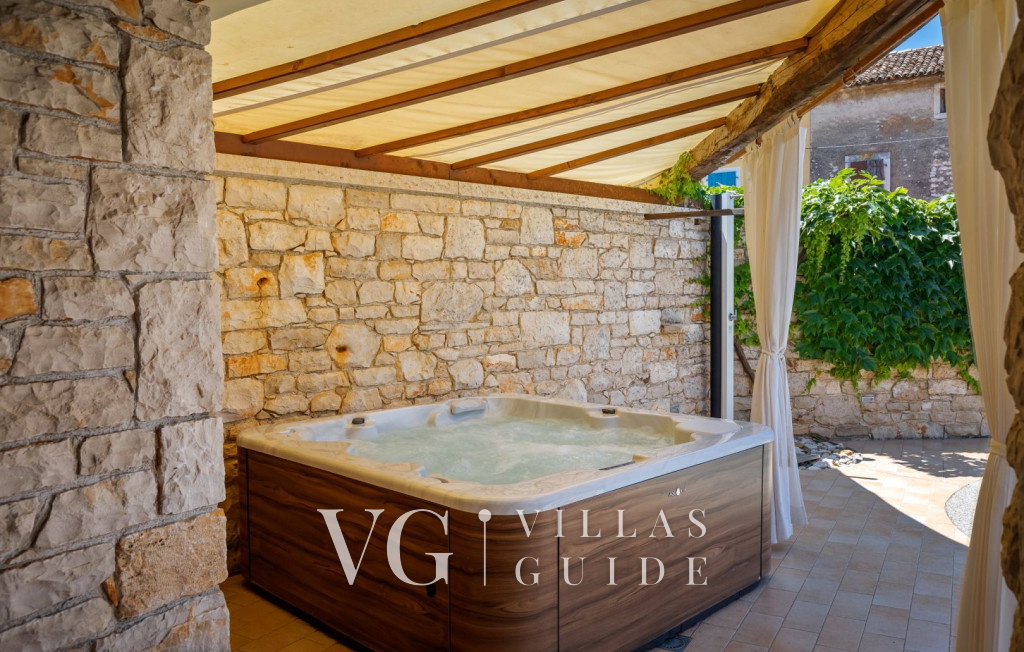 Villa Elizabeta Pool