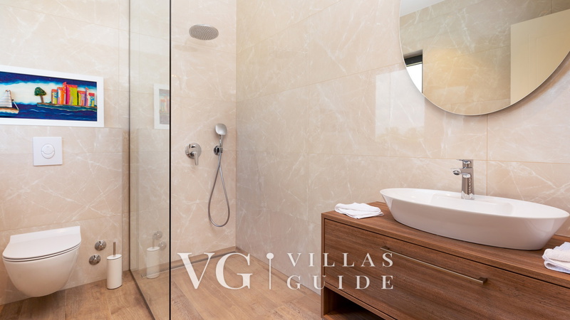 Villa Faloniga Bathroom