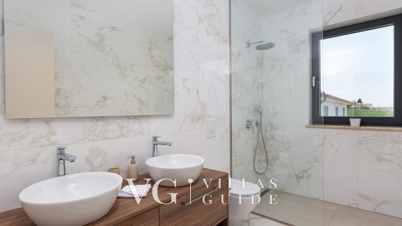 Villa Faloniga Bathroom