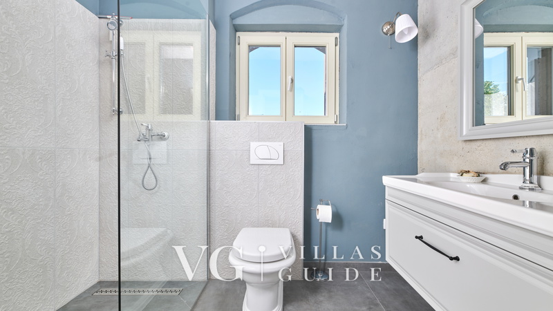 Villa Mediterranea Bathroom