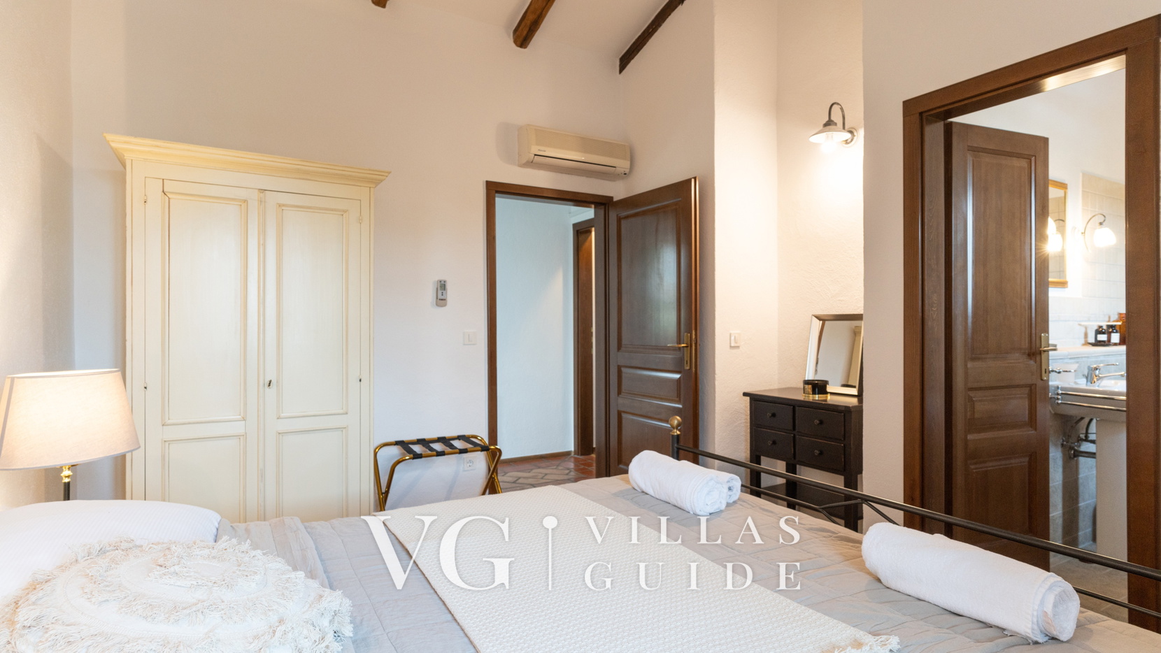 Villa Aryana Bedroom