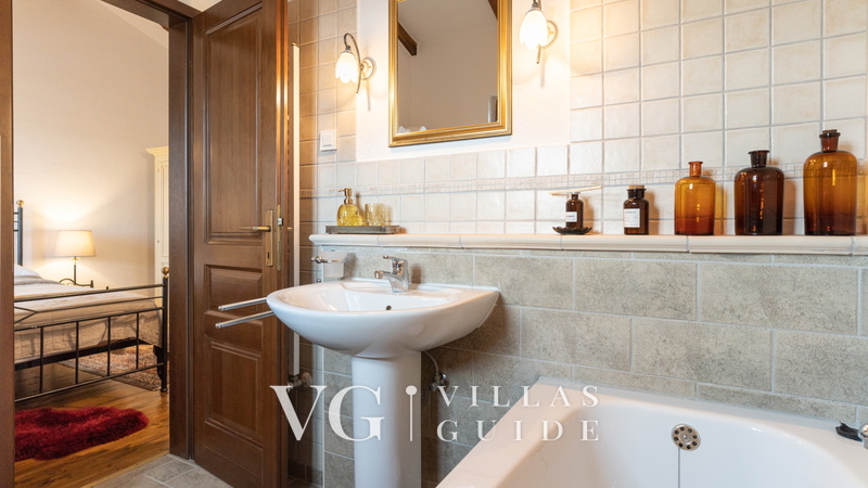 Villa Aryana Bathroom