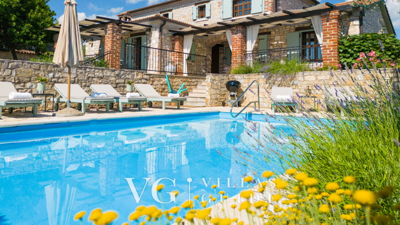 Villa Aryana Garden and property exterior