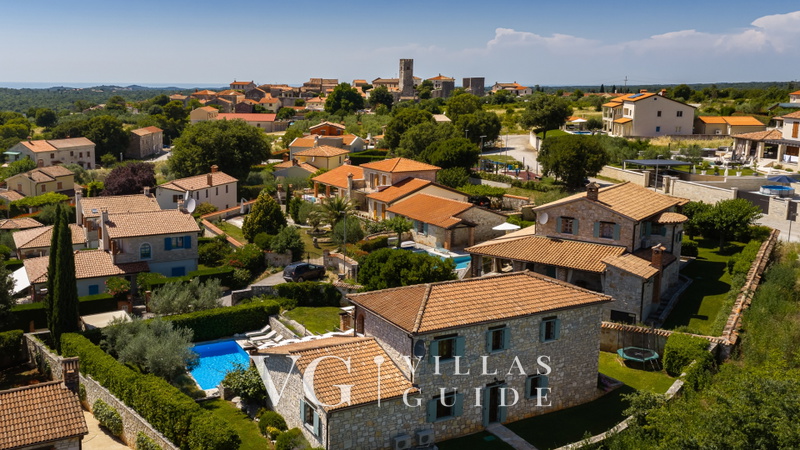 Villa Aryana Garden and property exterior