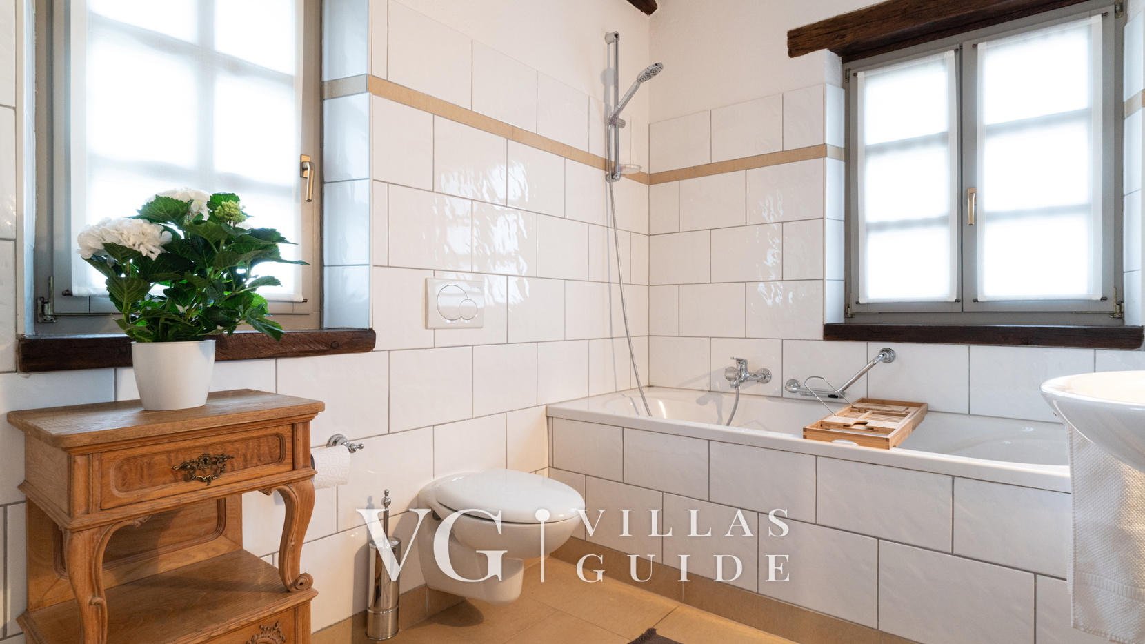 Villa Amyra Bathroom