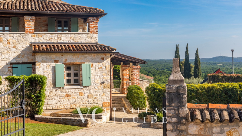 Villa Amyra Garden and property exterior