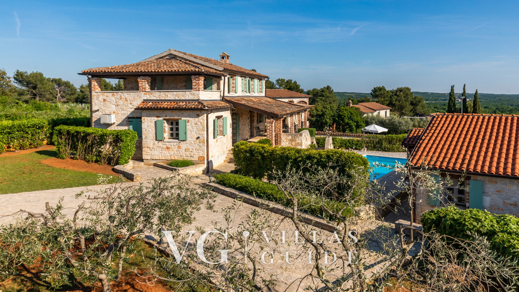 Villa Amyra Garden and property exterior