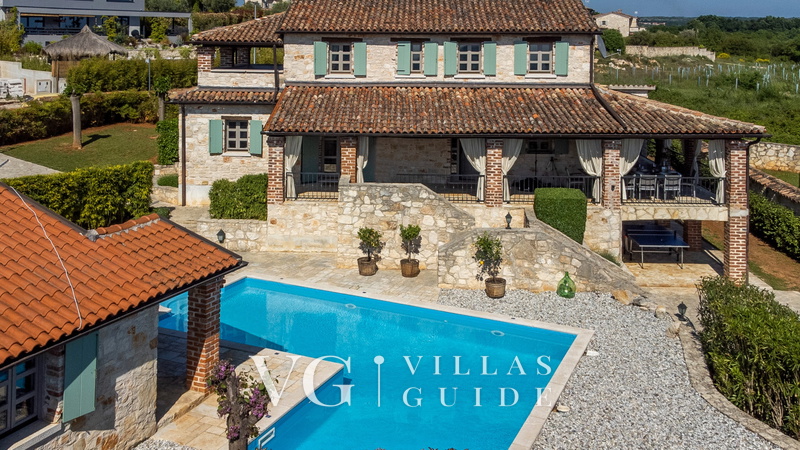 Villa Amyra Garden and property exterior