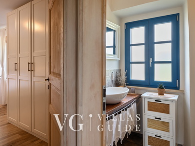 Villa Paradiso Bathroom