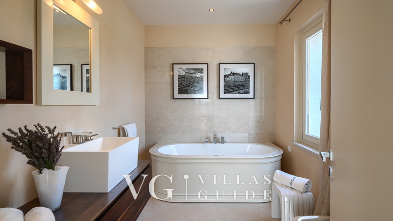 Villa Rafaelle Badezimmer