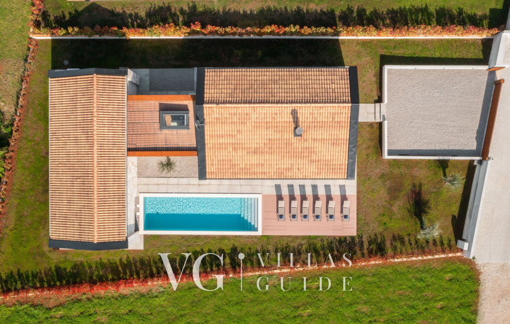 Villa Oliba Garden and property exterior