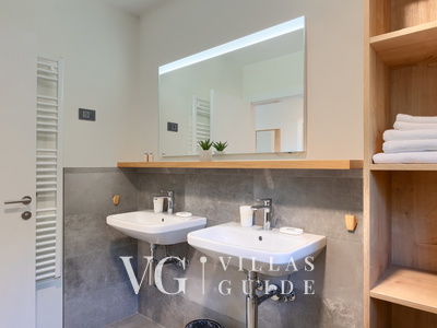 Villa Povetica Bedroom