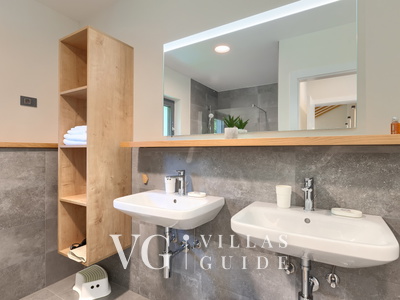 Villa Povetica Bedroom