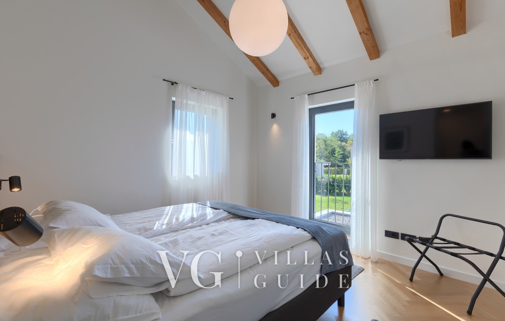 Villa Povetica Bedroom