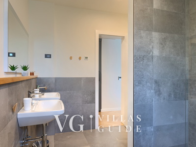 Villa Povetica Bedroom