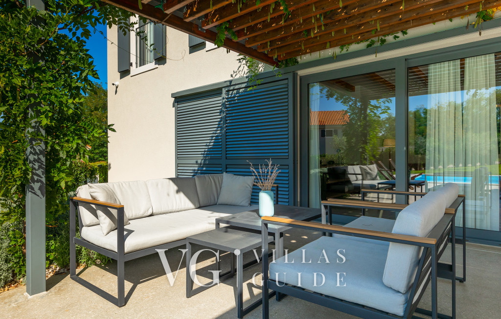 Villa Povetica Additional content