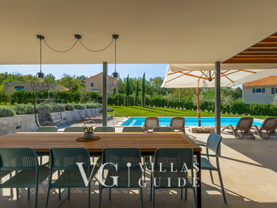 Villa Povetica Additional content