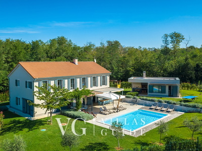 Villa Povetica Garden and property exterior