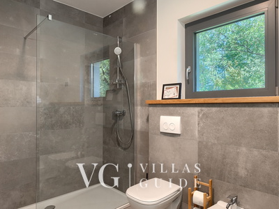 Villa Povetica Bathroom