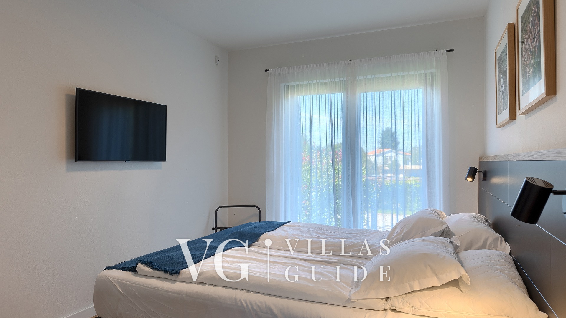 Villa Povetica Bedroom