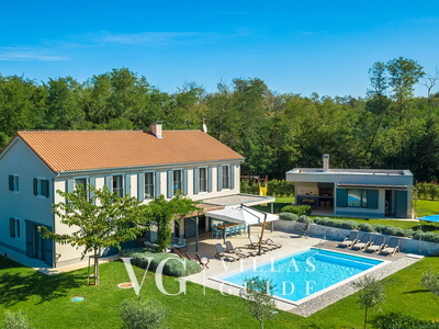 Villa Povetica Garden and property exterior