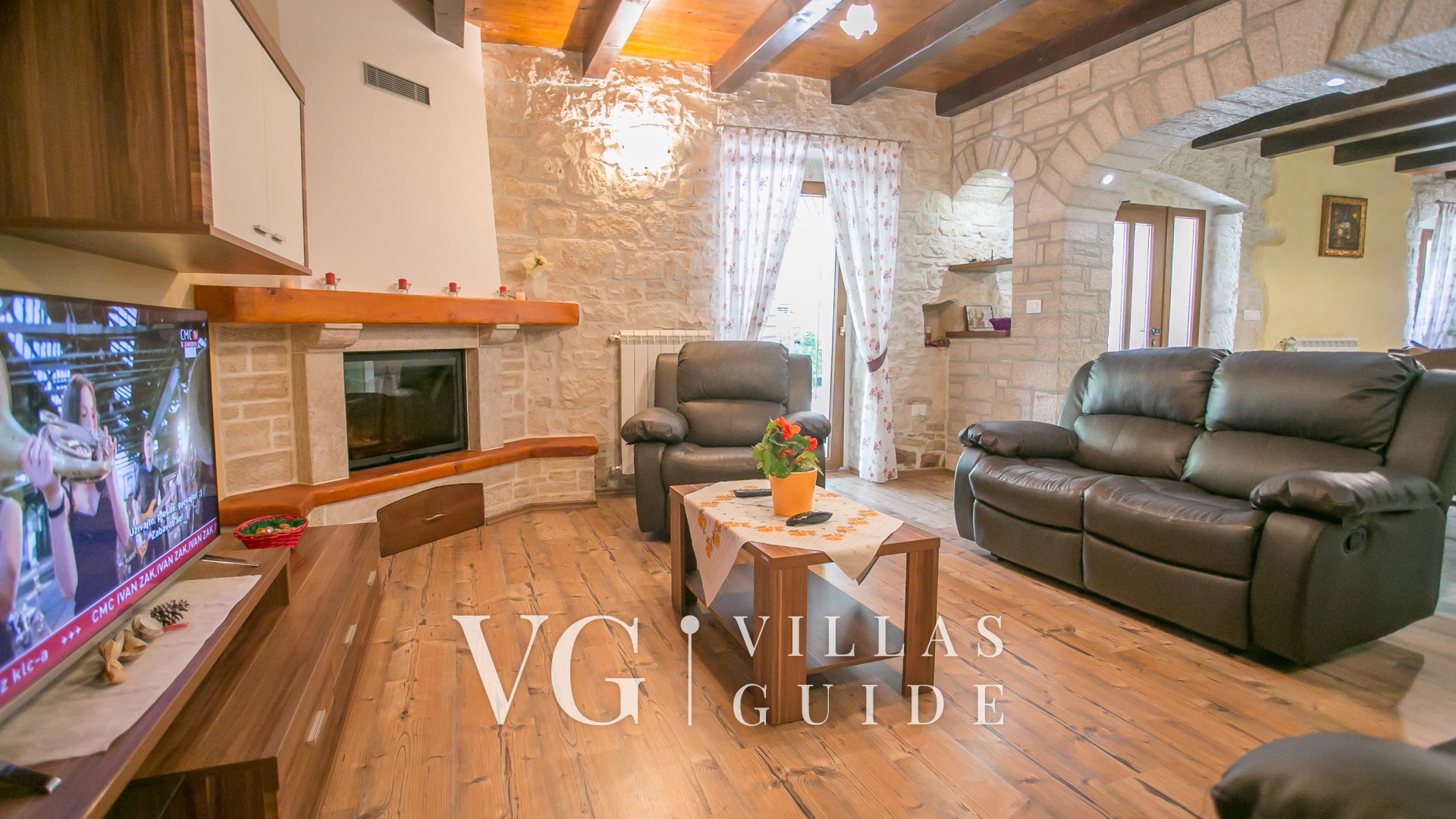 Casa Mendula Living room