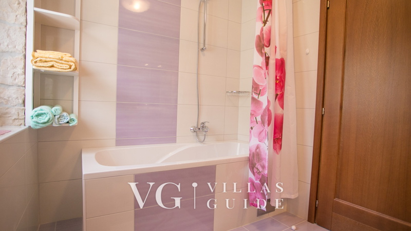 Casa Mendula Bathroom