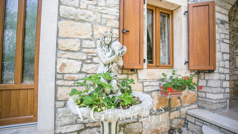 Casa Mendula Additional content