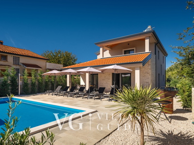 Villa Alves Garden and property exterior