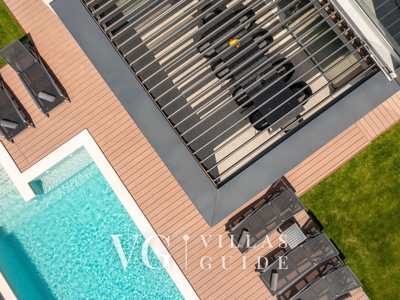 Villa Nea Garden and property exterior