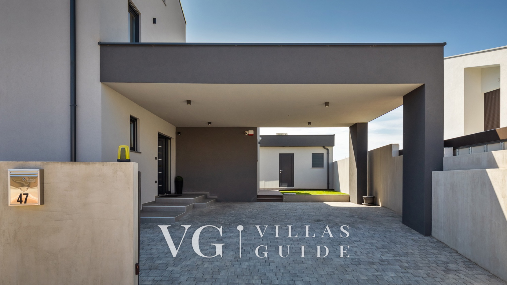 Villa Nea Garden and property exterior