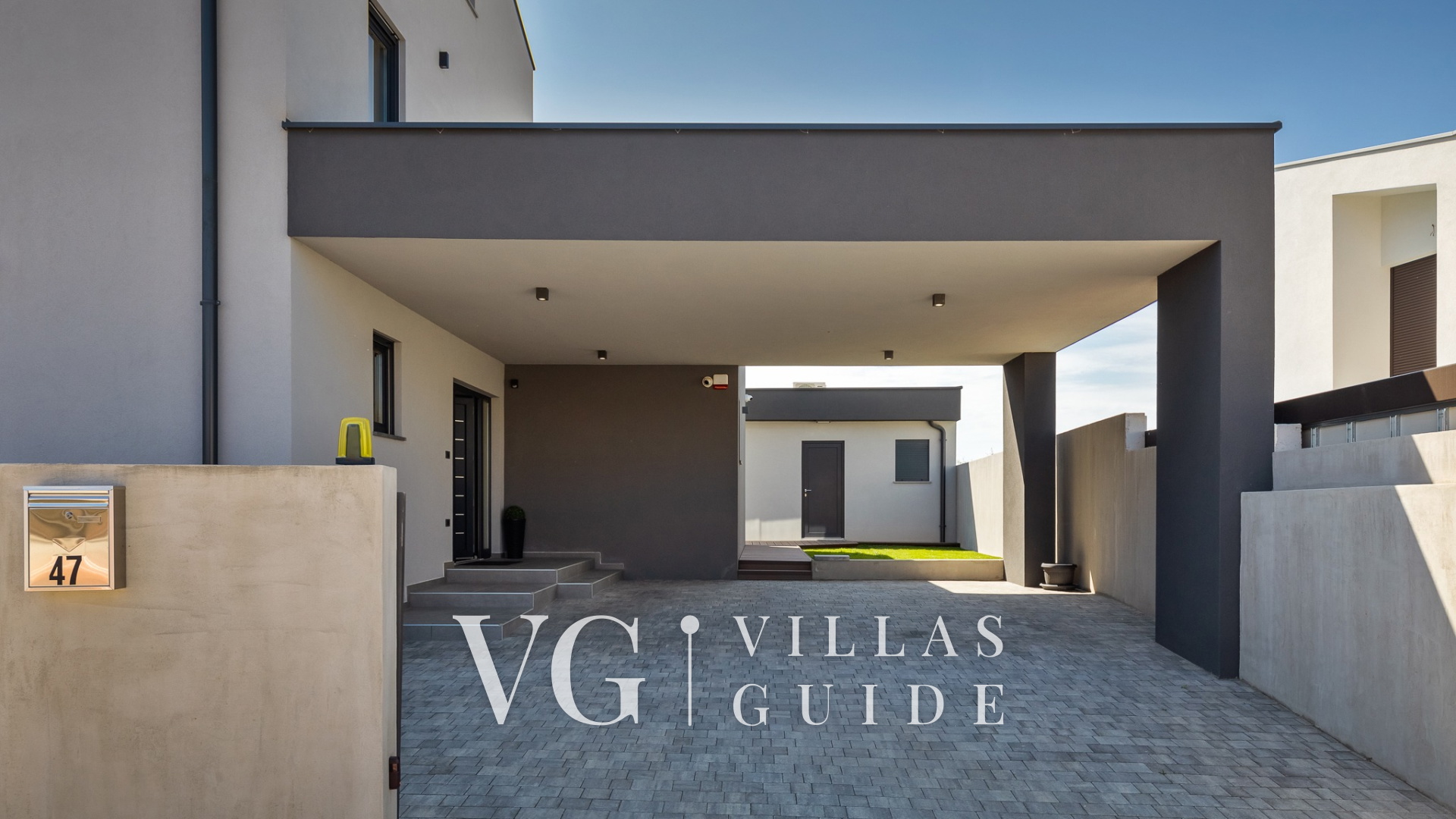 Villa Nea Garden and property exterior