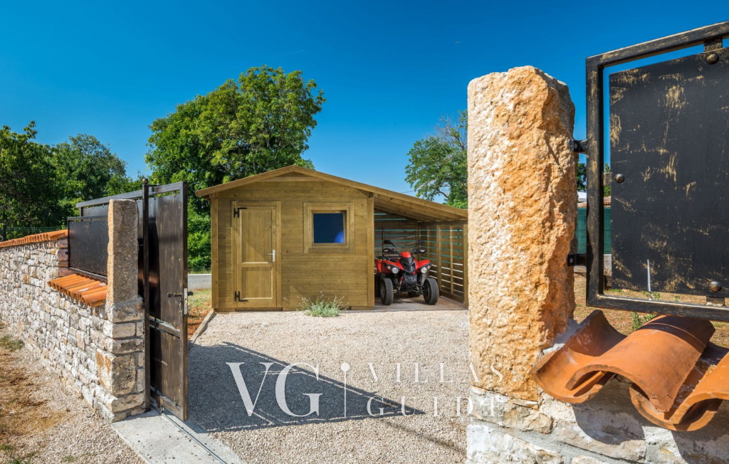 Villa Nonni Garden and property exterior