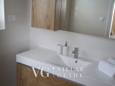 Villa La Graziosa Bathroom