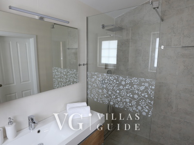Villa La Graziosa Bathroom