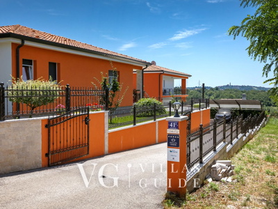 Villa Eva - Kaštel Dvorište i vanjski dio objekta