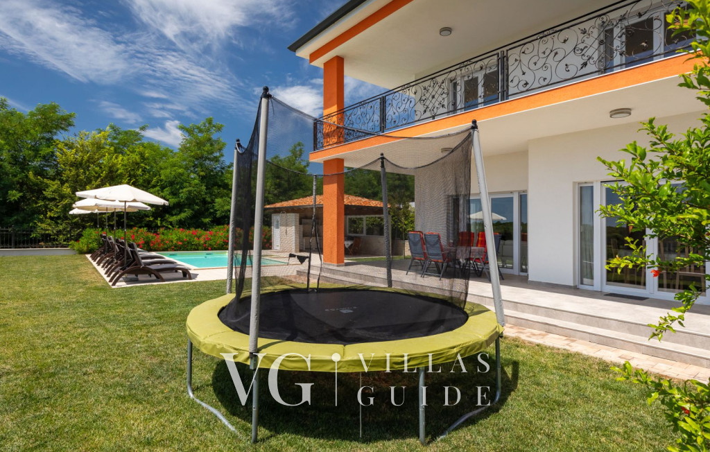 Villa Eva - Kaštel Ostalo
